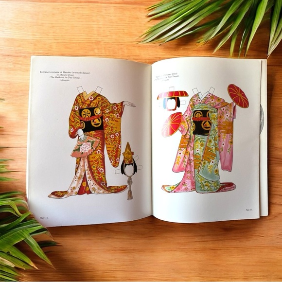 Kabuki Costumes Paper Dolls by Ming-Ju Sun – Dover Publications (1995) - Picture 6 of 9